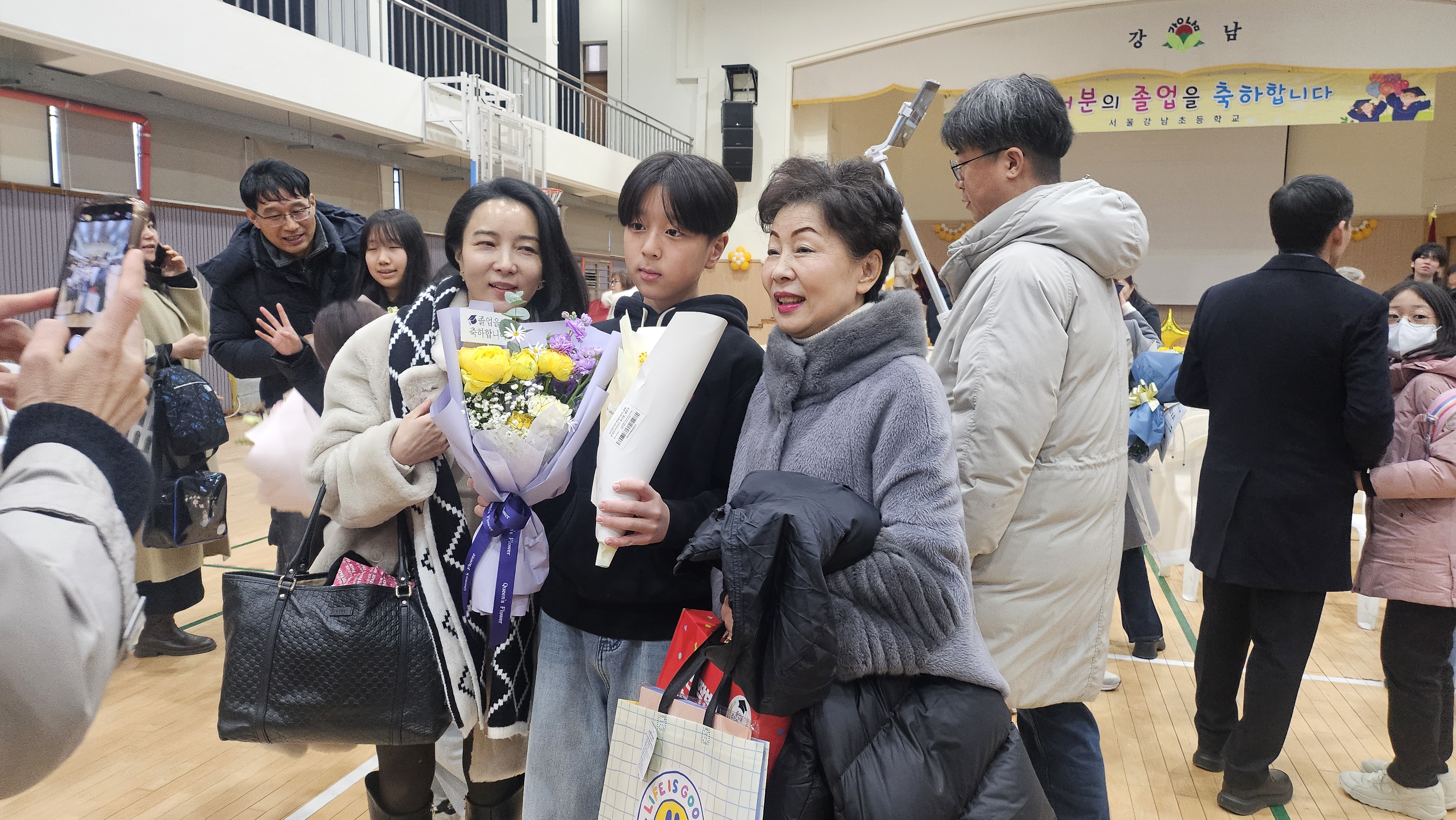 2.8이수현 졸업식.jpg